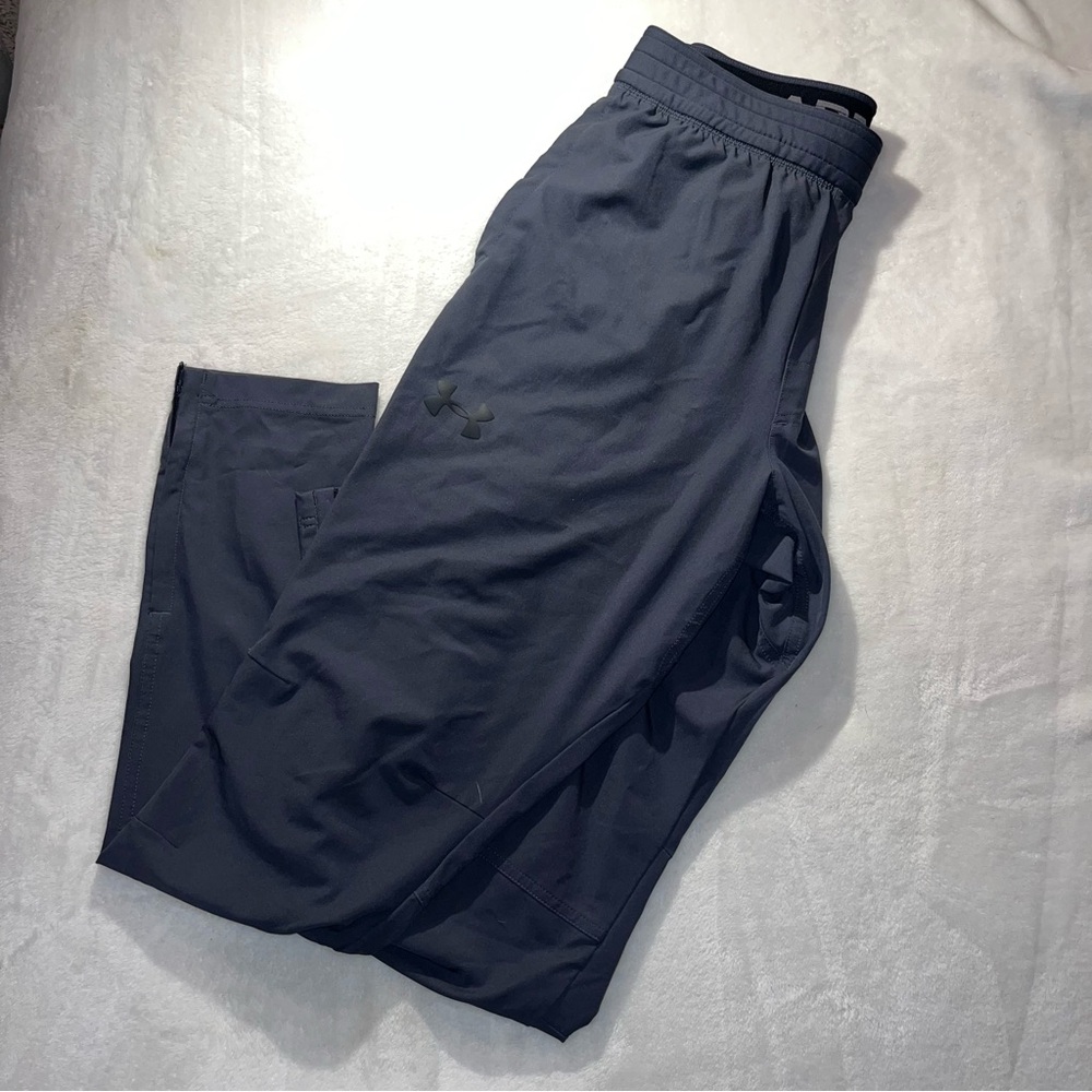 Under Armour Size MD Elite Taper Pants